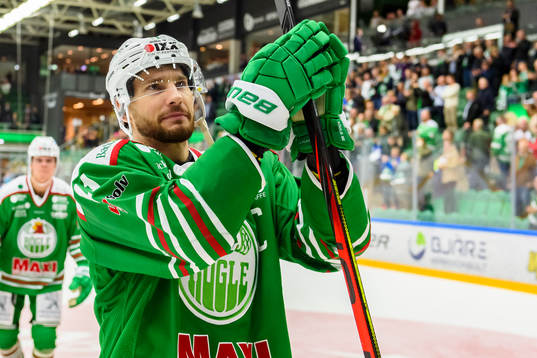 Rögles Mattias Sjögren jublar