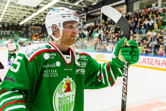 Rögles Simon Ryfors  jublar