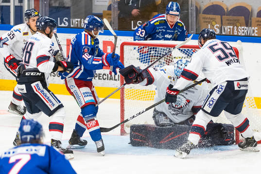 Oskarshamns Nicklas Heinerö gör 2-2 bakom Linköpings