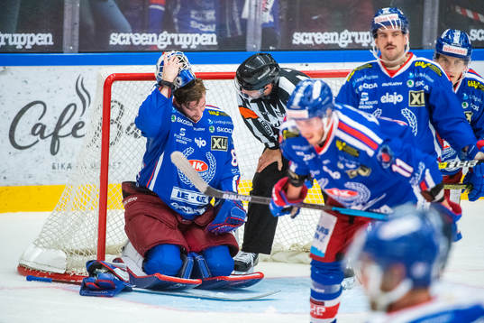 Oskarshamns målvakt Tex Williamsson tappade hjälmer