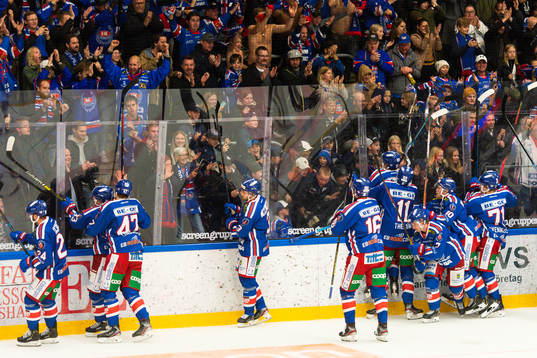 Oskarshamns spelare jublar