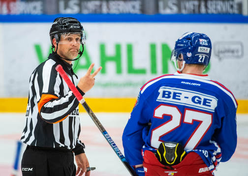 Domare Mikael Nord och Oskarshamns Henrik Nilsson