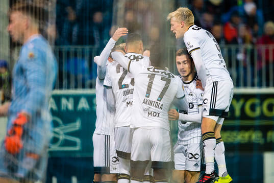Bjørn Maars Johnsen of Rosenborg celebrates