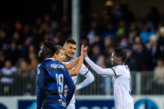 Babajide David Akintola of Rosenborg celebrates with Vegar