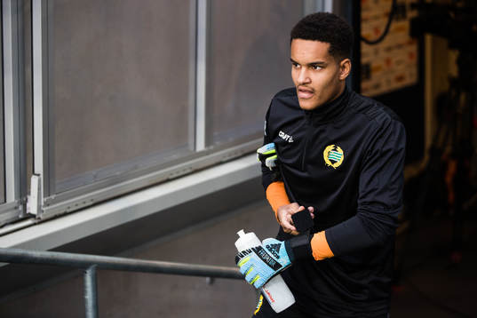 Hammarbys målvakt Oliver Dovin