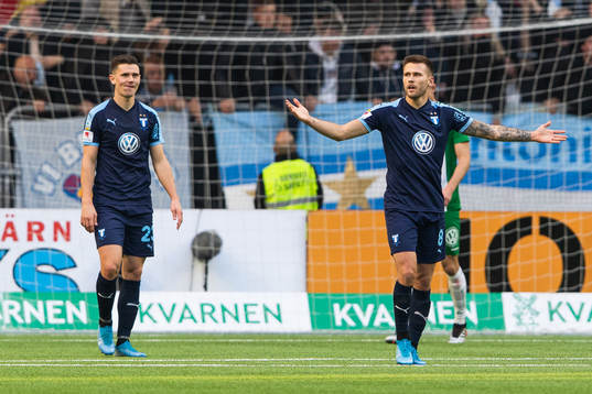 Malmö FFs Marcus Antonsson och Arnór Traustason reagerar
