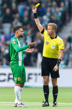 Hammarbys Imad Khalili varnas av domare Glenn Nyberg