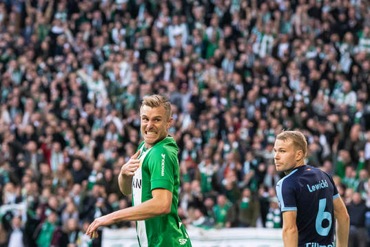 Hammarbys Richard Magyar jublar