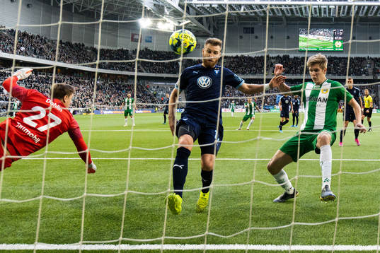 Malmö FFs Rasmus Bengtsson och Hammarbys Aron Johannsson