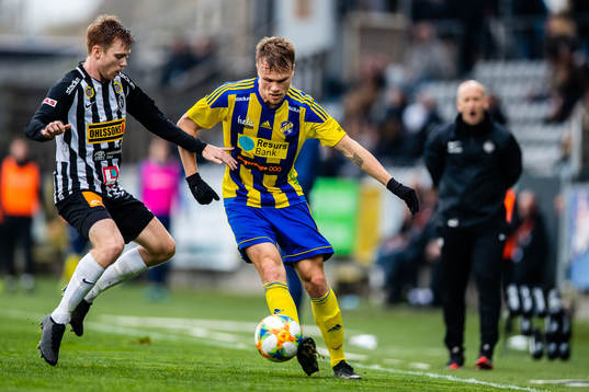 Landskronas Dennis Olofsson och Eskilsminnes Isak Petersson