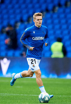 Martin Odegaard of Real Sociedad warms up