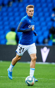 Martin Odegaard of Real Sociedad warms up