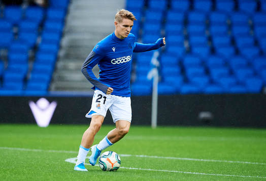 Martin Odegaard of Real Sociedad warms up