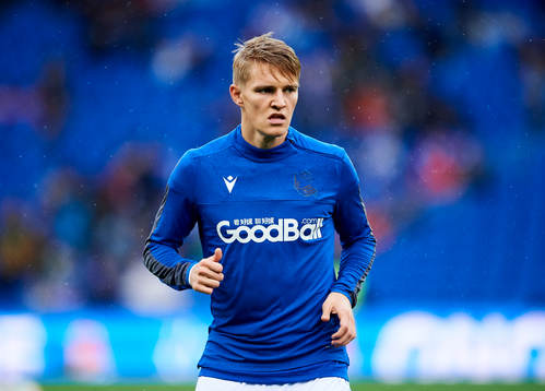 Martin Odegaard of Real Sociedad warms up