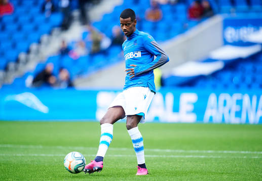 Alexander Isak of Real Sociedad warms up