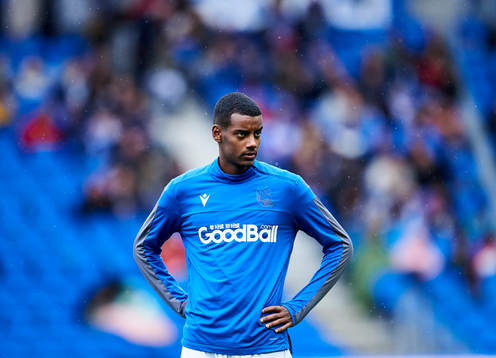 Alexander Isak of Real Sociedad warms up