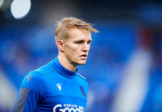 Martin Odegaard of Real Sociedad warms up