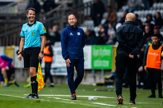 Eskilsminnes tränare Mattias Lindström och Landskronas