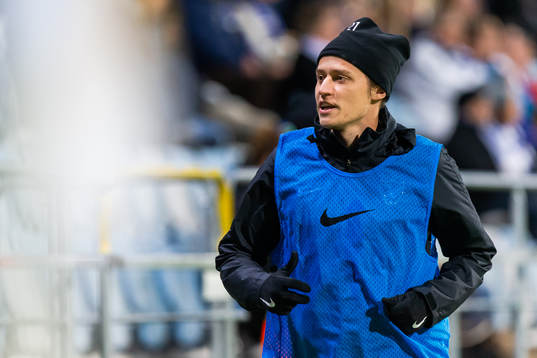 IFK Norrköpings Simon Thern värmer upp