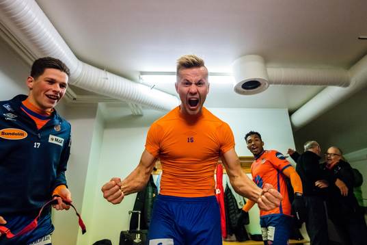 Ståle Stålinho Sæthre of Aalesund celebrates promotion
