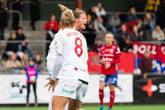 Rosengårds Anna Anvegård jublar