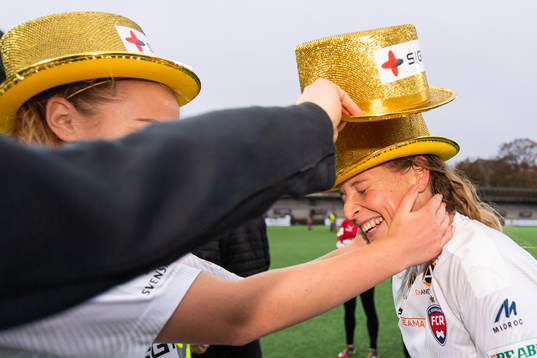 Rosengårds Anna Anvegård jublar med guldhatt