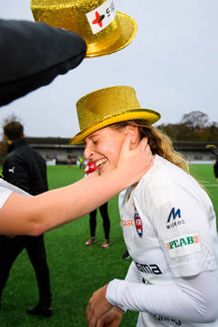 Rosengårds Anna Anvegård jublar i guldhattar