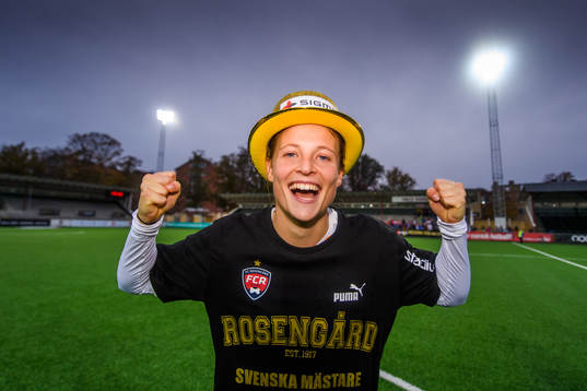 Rosengårds Anna Anvegård jublar