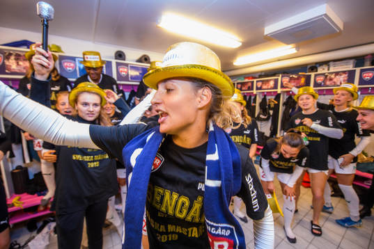 Rosengårds Nathalie Björn jublar i omklädningsrummet