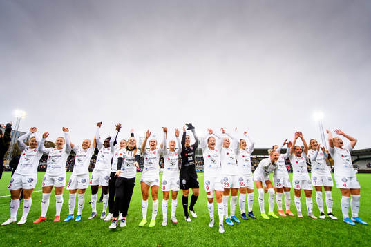 Rosengårds spelare jublar