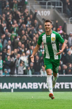 Hammarbys Alexander Kacaniklic jublar