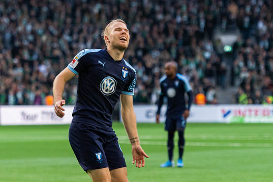 Malmö FFs Oscar Lewicki deppar