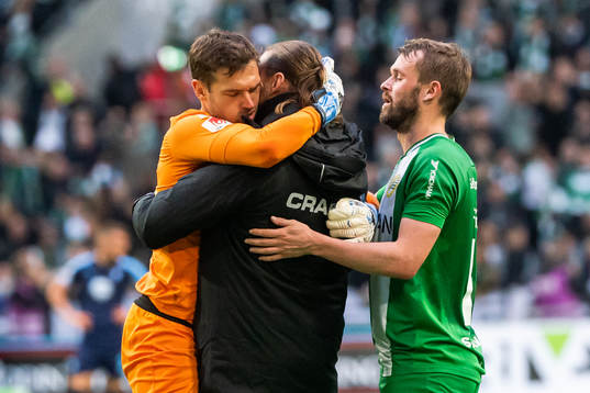 Hammarbys målvakt Davor Blazevic, målvakt Johan Wiland