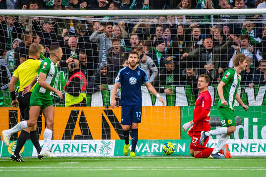 Malmö FFs Rasmus Bengtsson och Johan Dahlin deppar