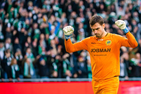 Hammarbys målvakt Davor Blazevic jublar