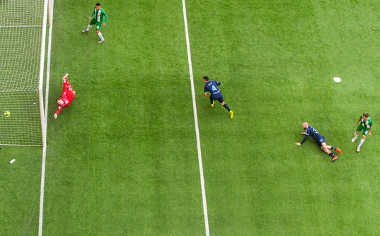 Hammarbys Alexander Kacaniklic gör 1-0 bakom Malmö FFs