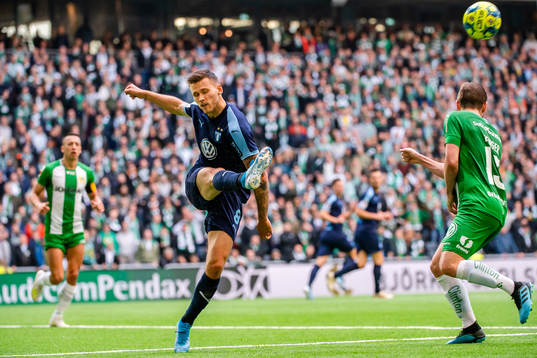 Malmö FFs Arnór Traustason och Hammarbys Mads Fenger