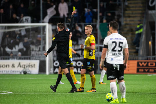 Elfsborgs Sivert Heltne Nilsen tilldelas en varning