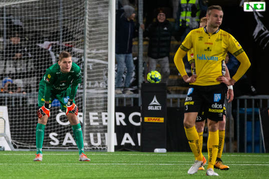 Elfsborgs målvakt Tim Rönning deppar