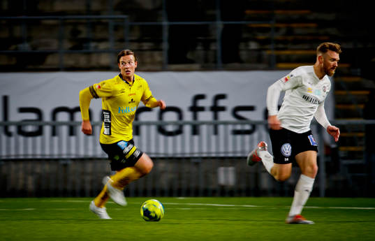 Elfsborgs Simon Olsson och Örebros Michael Almebäck