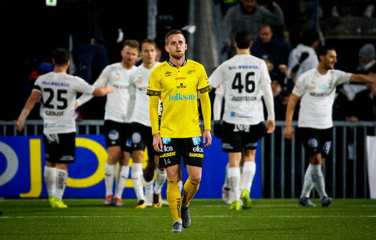Elfsborgs Rasmus Alm deppar vid Örebros 2-2 mål
