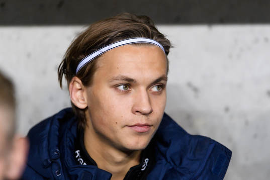 IFK Göteborgs Noah Alexandersson på bänken innan