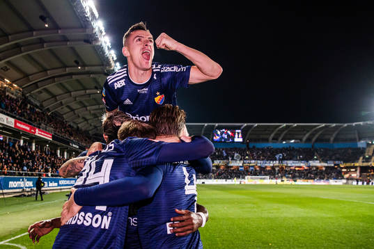Djurgårdens Haris Radetinac jublar med lagkamrater