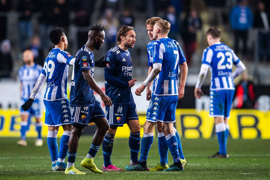 Djurgårdens Kevin Walker i samtal med IFK Göteborgs
