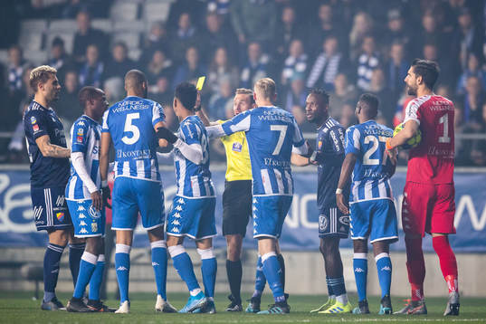 Djurgårdens Mohamed Buya Turay tilldelas en varning