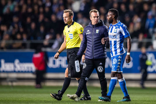 IFK Göteborgs Nzuzi Toko lämnar planen