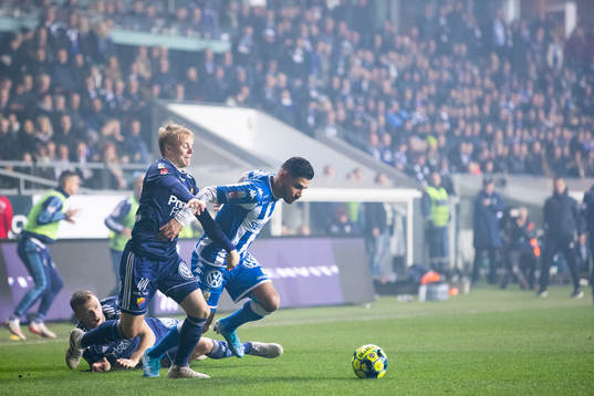 Djurgårdens Elliot Käck  och IFK Göteborgs Hosam Aiesh