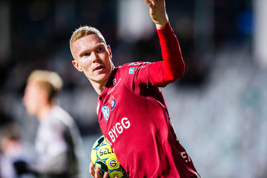 Örgrytes David Engström jublar