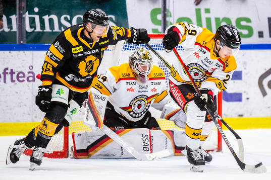 Luleås Erik Gustafsson och målvakt Joel Lassinantti
