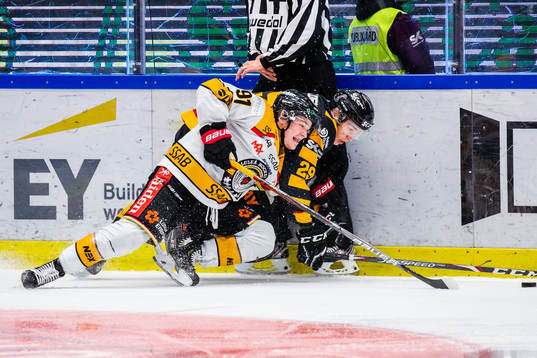 Luleås Austin Farley och Skellefteås Albin Sundsvik